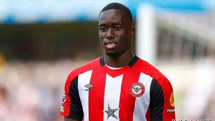 OD体育官方-曼市双雄开抢！21岁飞翼标价6000万，半个欧洲都坐不住了|曼城|皇马|托特纳姆热刺|巴黎圣日耳曼|布伦特福德_新浪体育_新浪新闻