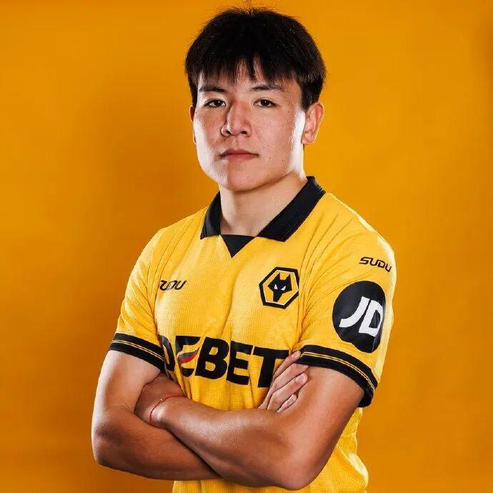 OD体育平台-明晚英伦首秀？徐彬租借加盟巴恩斯利